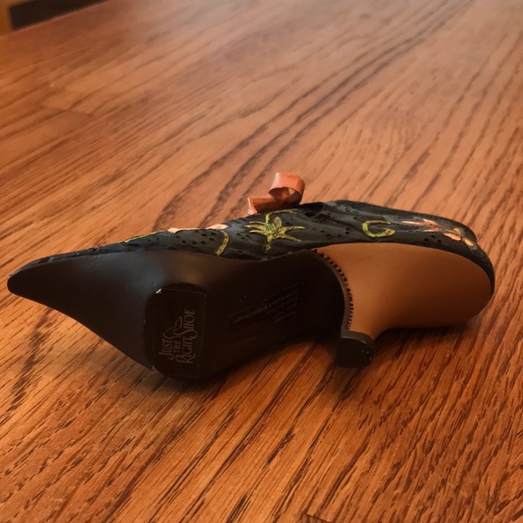 Just The Right Shoe-Versailles - Picture 4 of 7